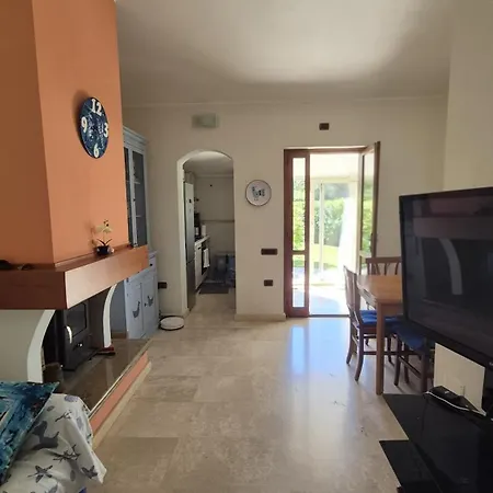 Casa Monika A Geremeas