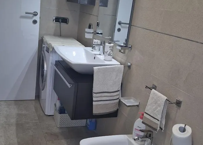 Casa Monika A Geremeas *